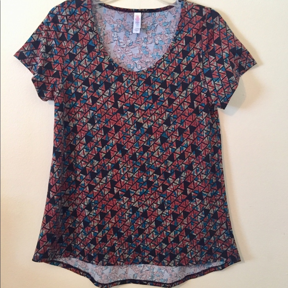 Lularoe Classic Tee Triangle Geometric Print S EUC